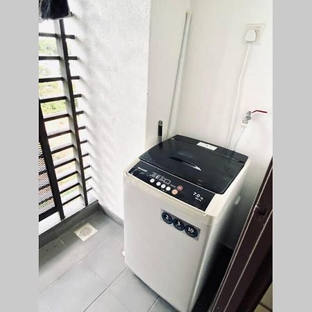 Landmark Residence 2, Greenview, Less Noise, Free Wifi With Tvbox, Free Parking, Near Kajang, Cheras, C180, Mrt Exterior photo